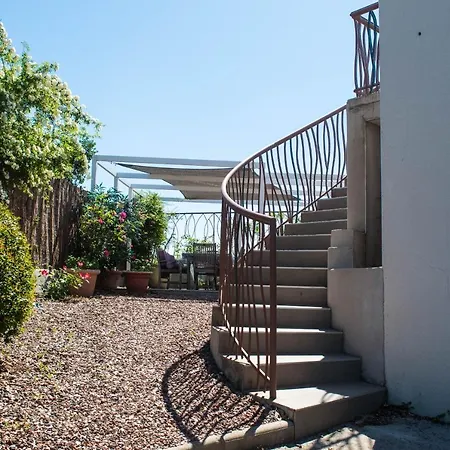 Studio Meuble Avec Vue Sur Le Golf A Appartement Juvignac