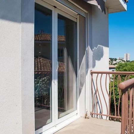 Studio Meuble Avec Vue Sur Le Golf A Juvignac